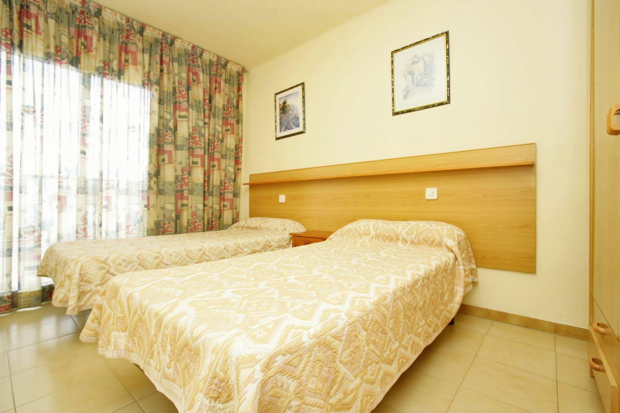 Rentalmar Pins Marina Cambrils Dış mekan fotoğraf