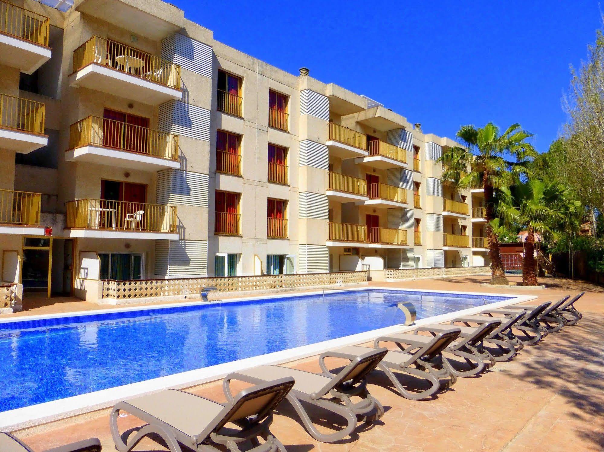 Rentalmar Pins Marina Cambrils Dış mekan fotoğraf