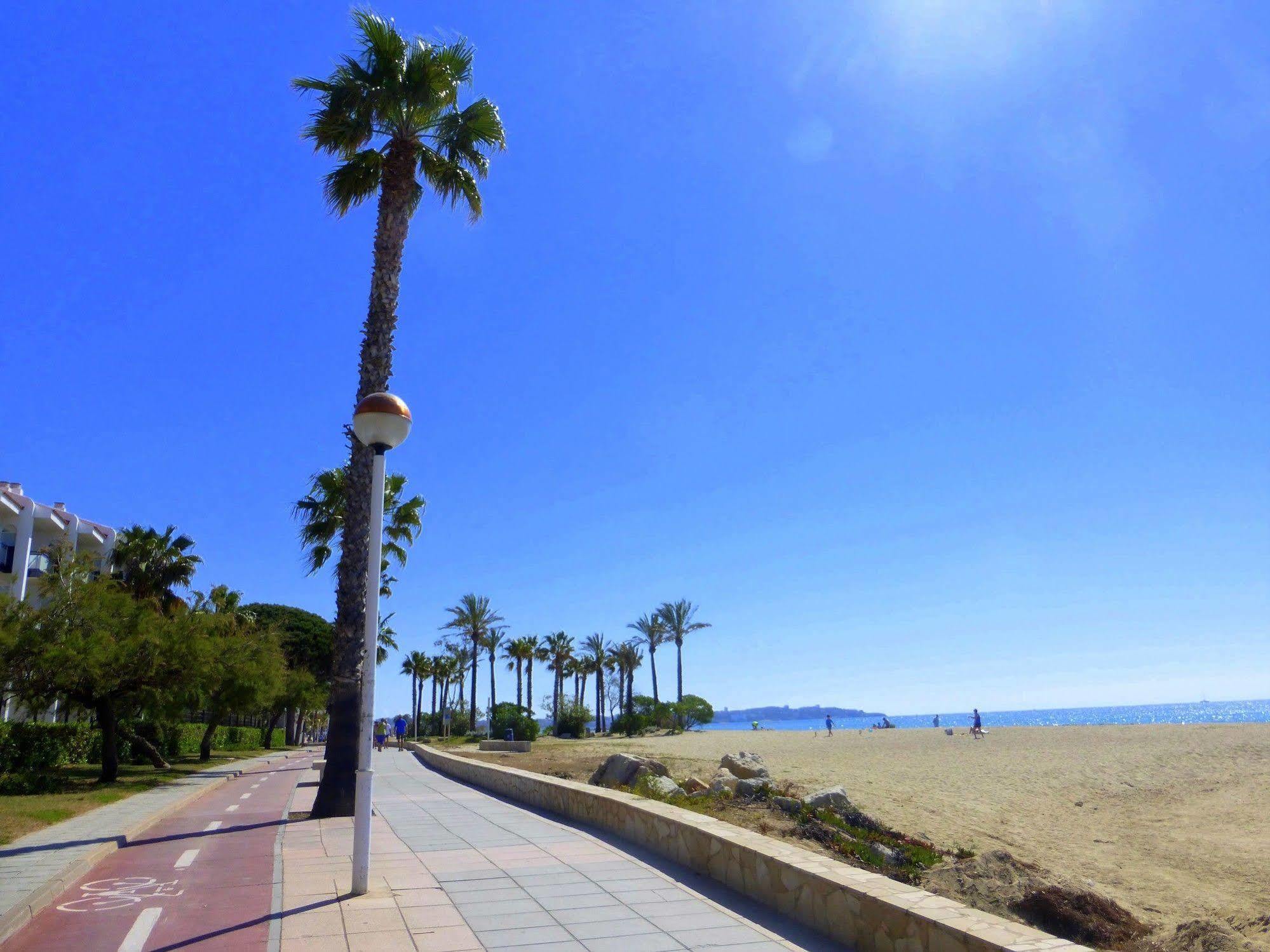 Rentalmar Pins Marina Cambrils Dış mekan fotoğraf