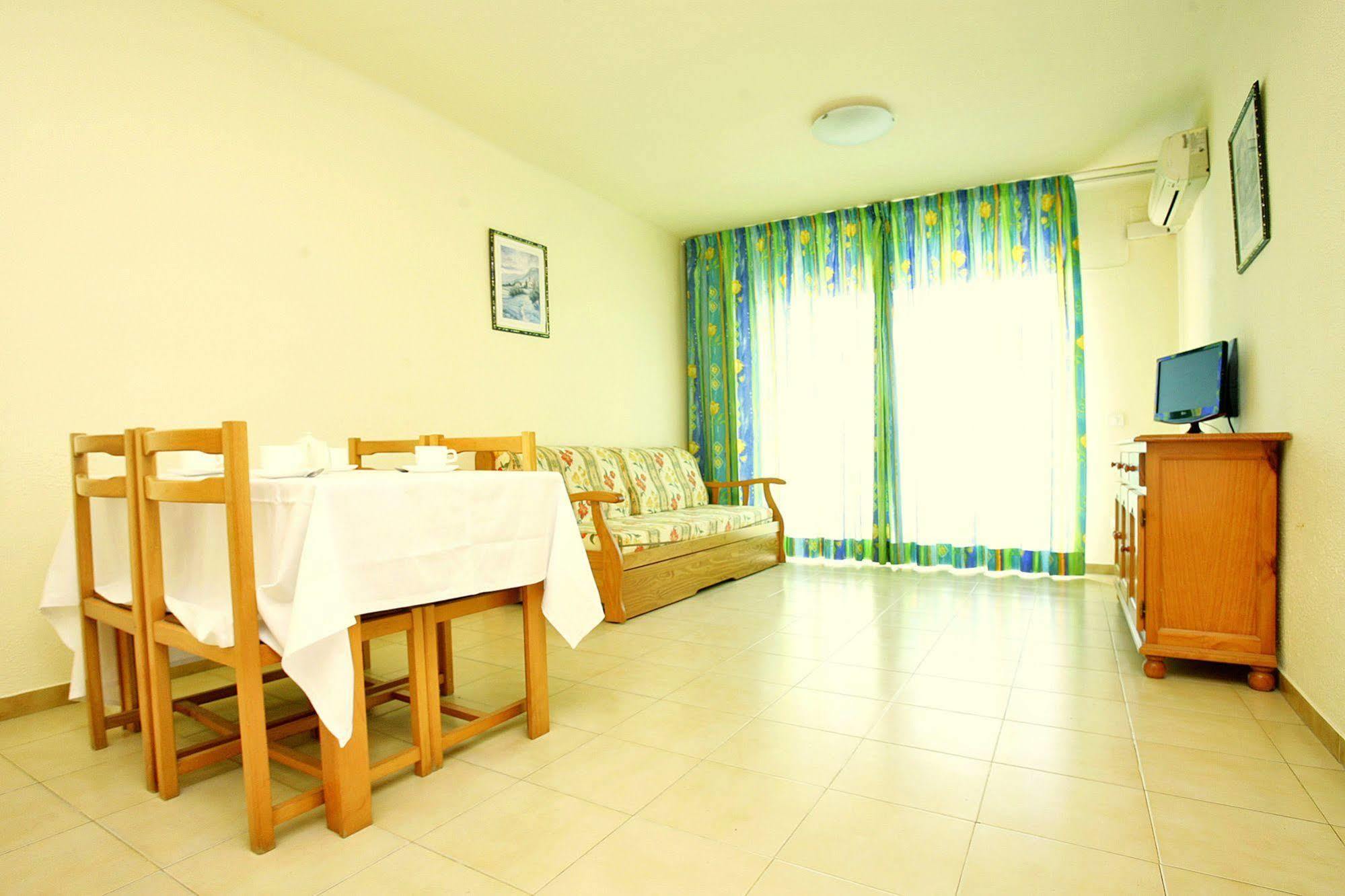 Rentalmar Pins Marina Cambrils Dış mekan fotoğraf